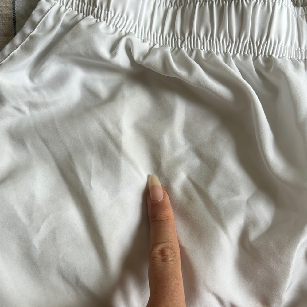 Nike White Athletic Shorts Lightweight Moisture-Wicking - Picture 4 of 4